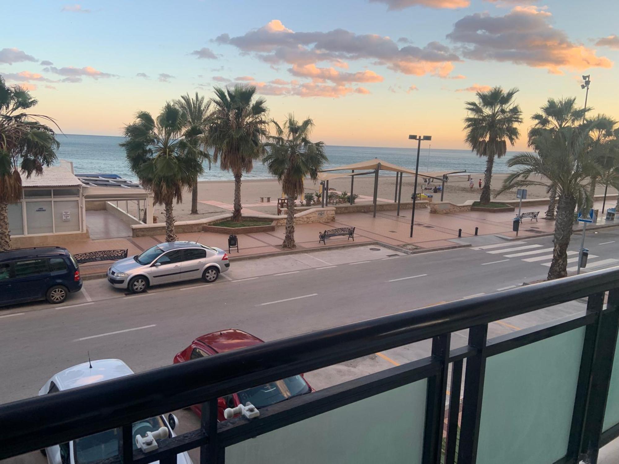 פואנגירולה Apartamento Carvajal 50 M Playa מראה חיצוני תמונה