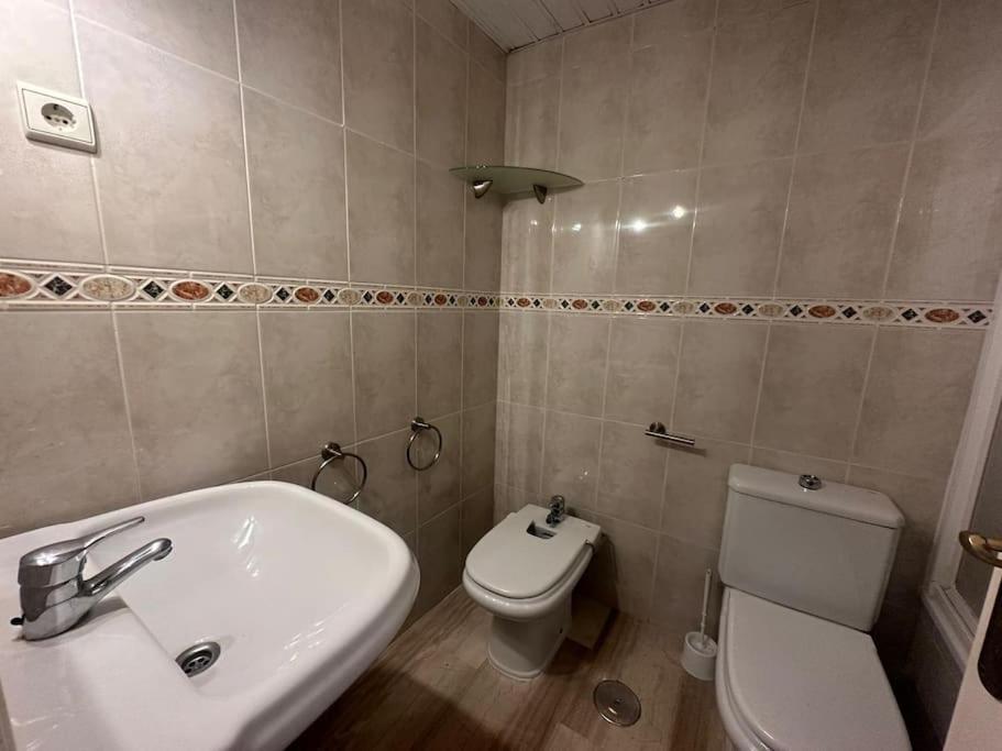 פואנגירולה Apartamento Carvajal 50 M Playa מראה חיצוני תמונה