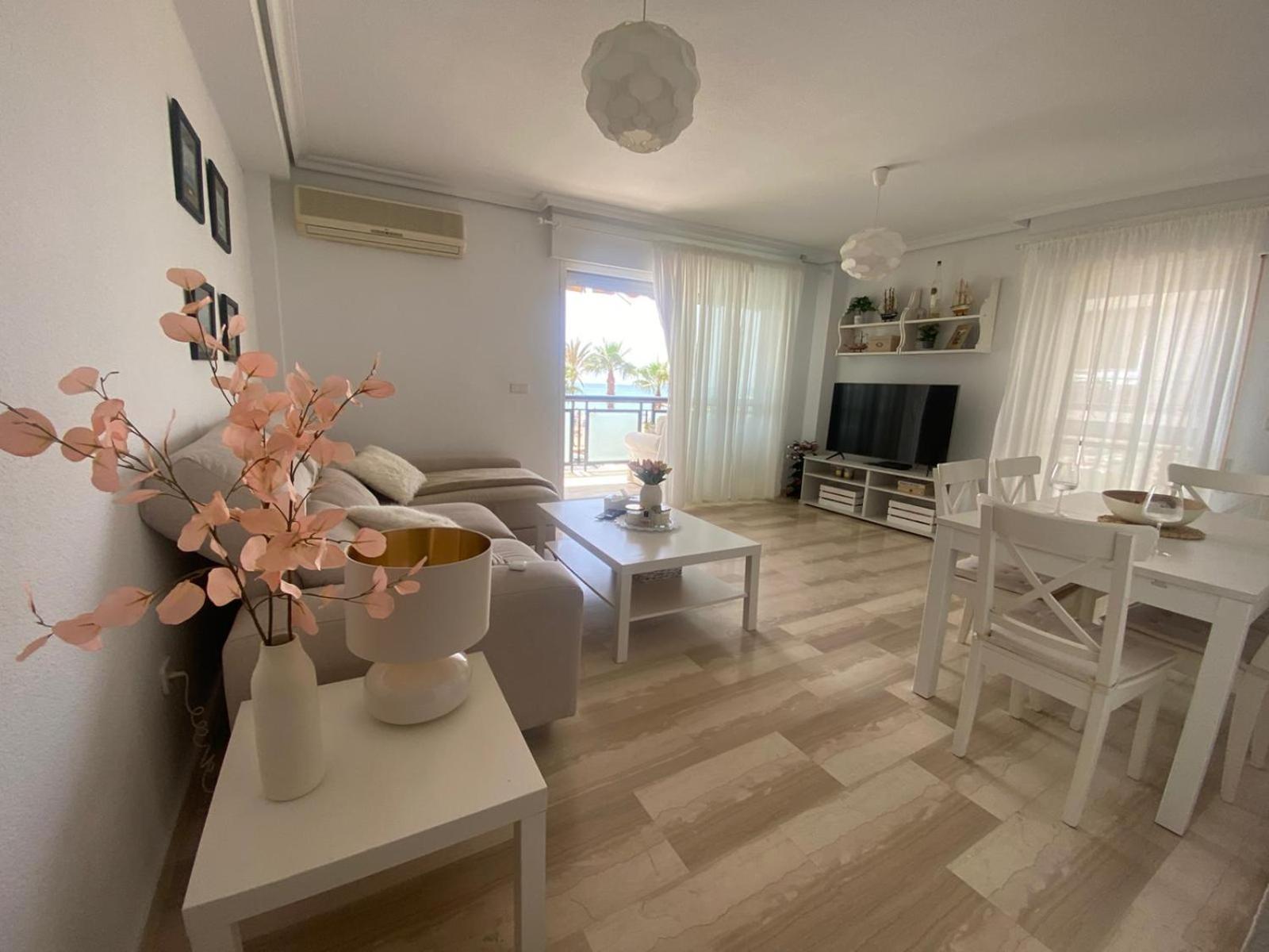 פואנגירולה Apartamento Carvajal 50 M Playa מראה חיצוני תמונה